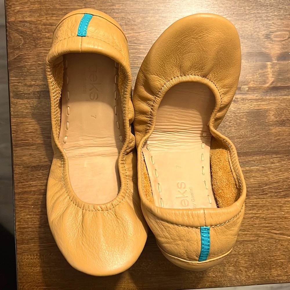 Tieks classic flat shoe Camel